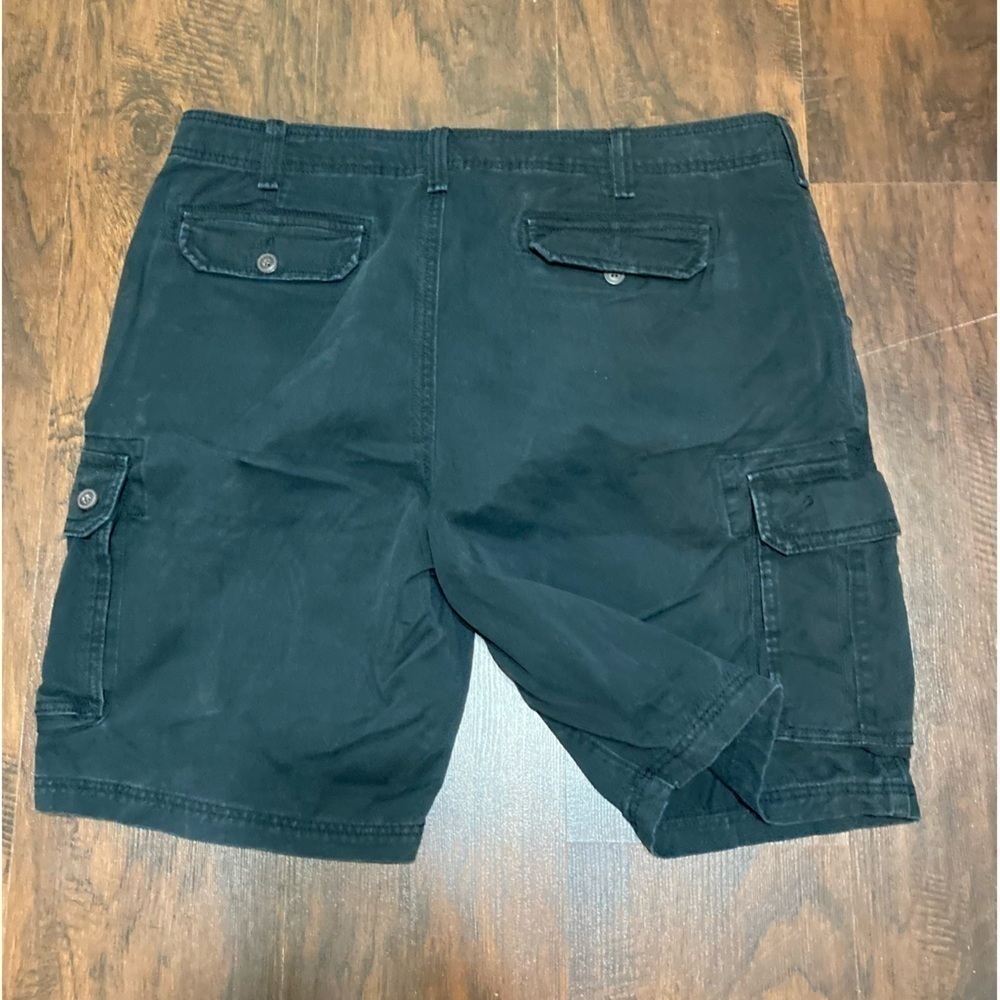 2 Pairs of Men’s Shorts. Urban Pipeline Cargo & St Johns Bay Denim size 40 GUC - Picture 4 of 12